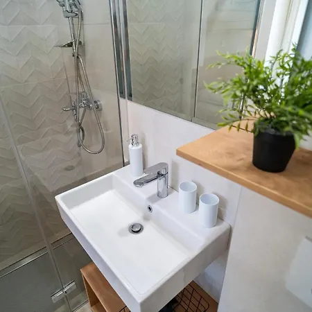 Apartment Studio & Conopeum *