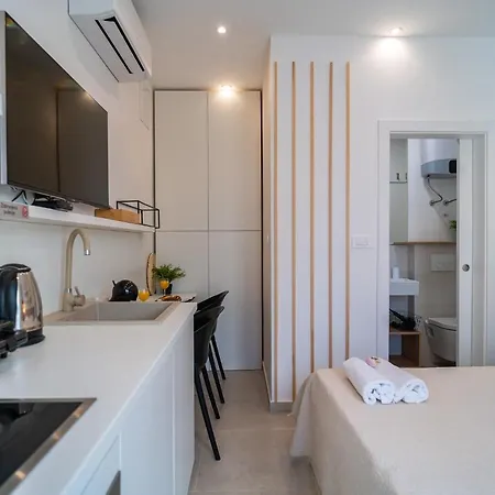 Studio & Conopeum Apartment Zadar