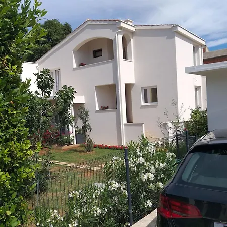 Apartment Studio & Conopeum Zadar