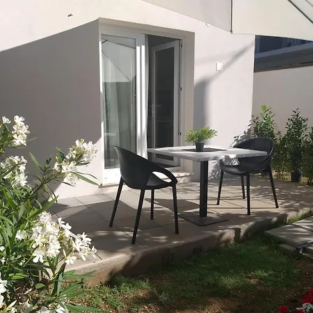 Apartment Studio & Conopeum Zadar